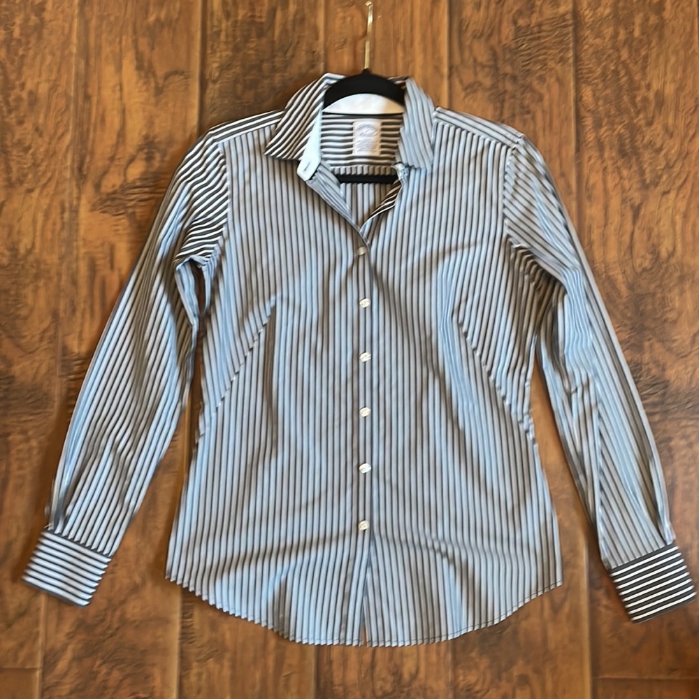 NWOT Brooks brothers fitted non iron stretch classic gray stripe button up